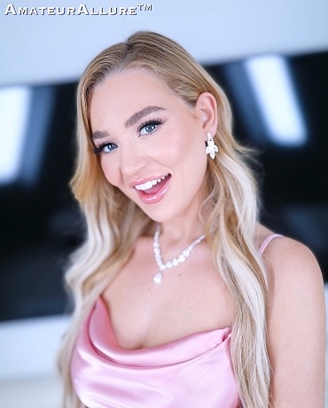 Amateur Allure Welcomes Blake Blossom Busty Blonde Can T Wait To